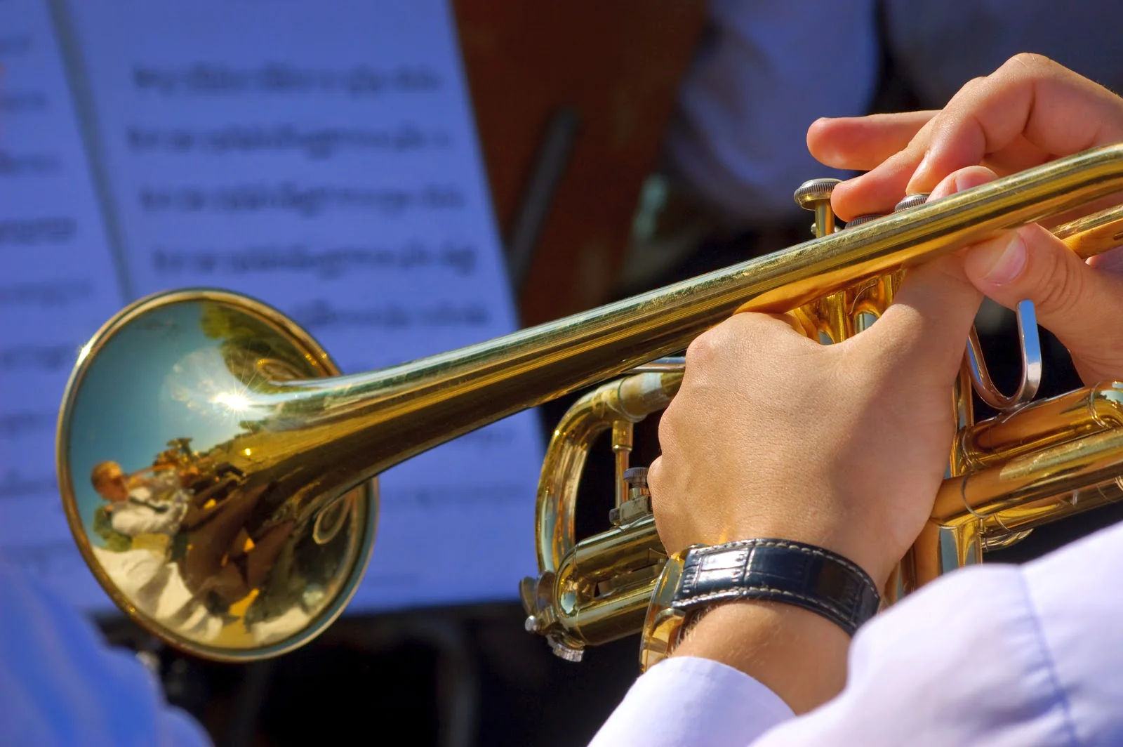 reciclaje de metales de trompeta de latón para residentes residenciales en Houston